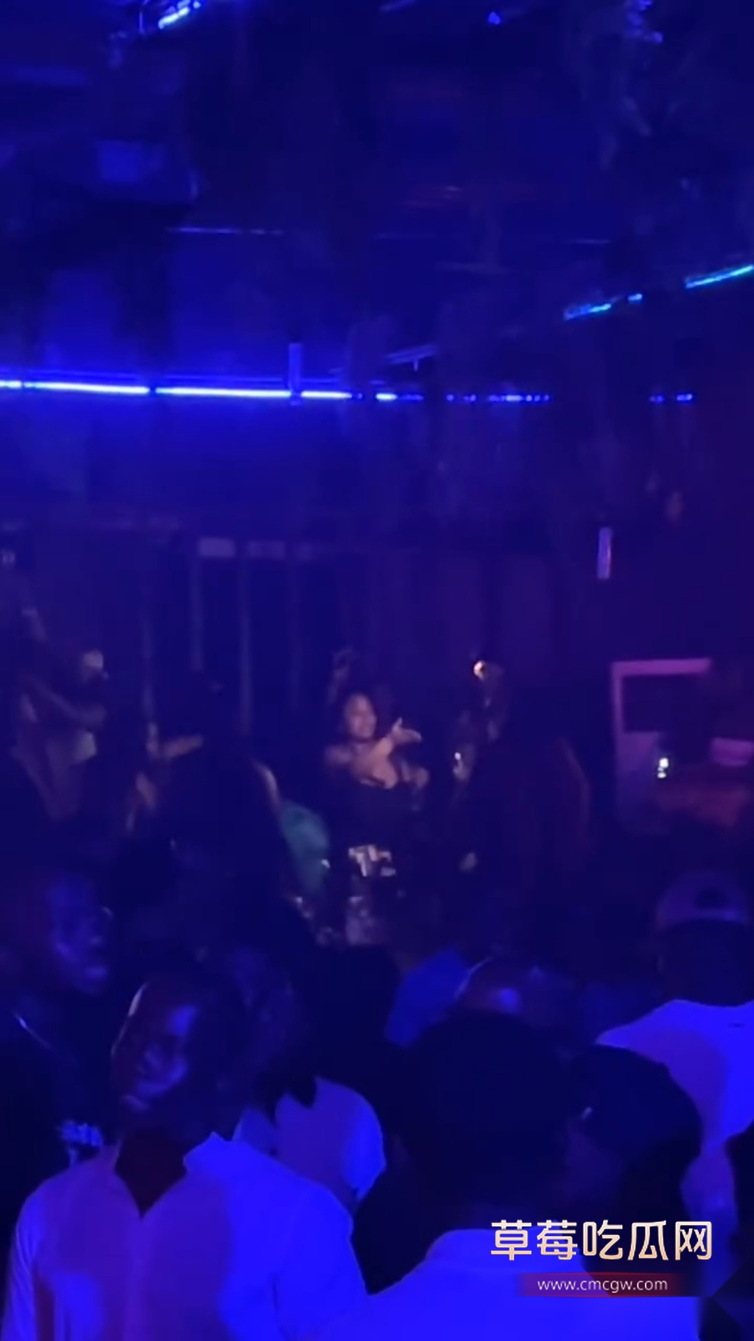 与黑人美女的超级甜蜜性爱 3 与黑人美女的超级甜蜜性爱 3