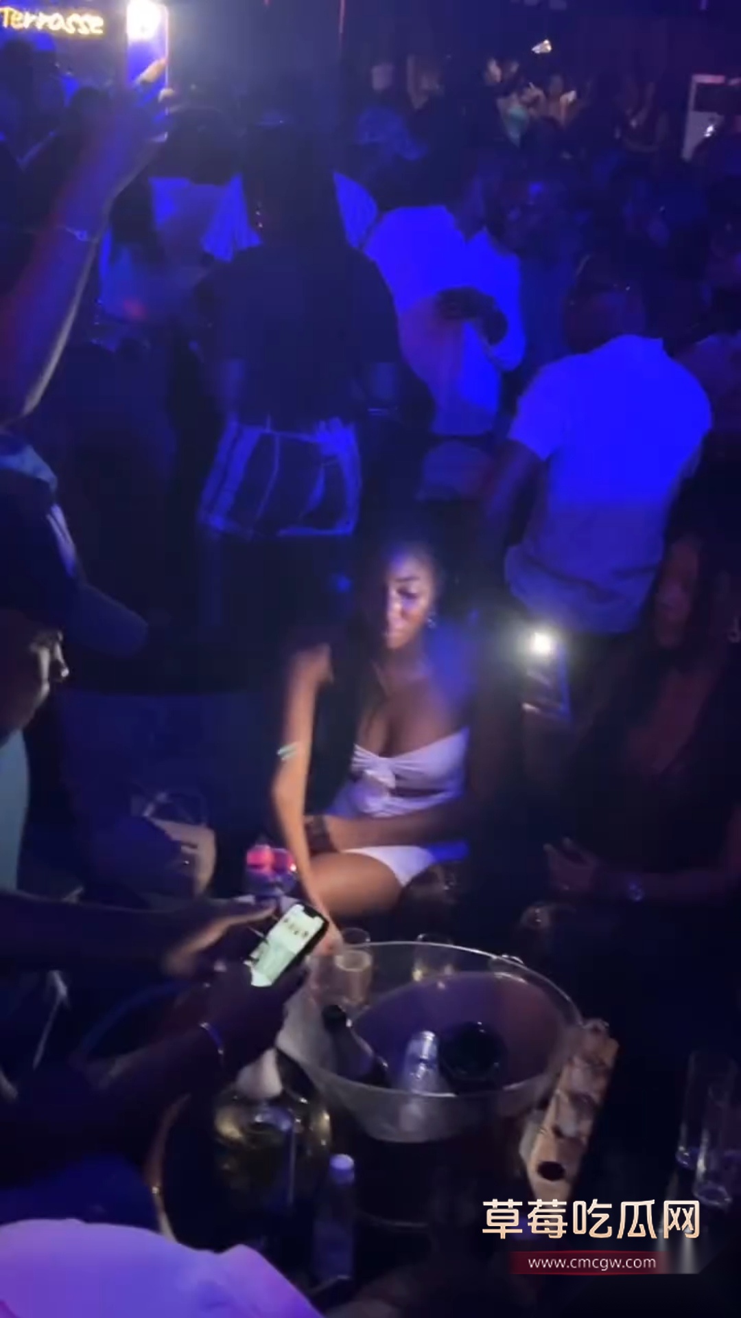 与黑人美女的超级甜蜜性爱 4 与黑人美女的超级甜蜜性爱 4