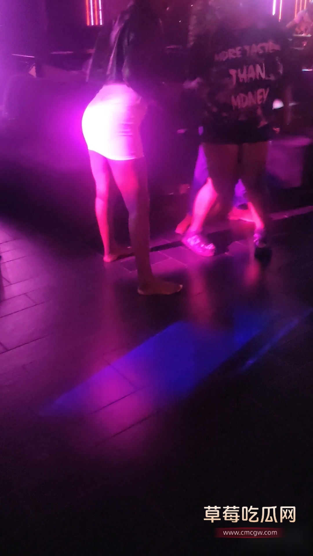与黑人美女的超级甜蜜性爱 16 与黑人美女的超级甜蜜性爱 16