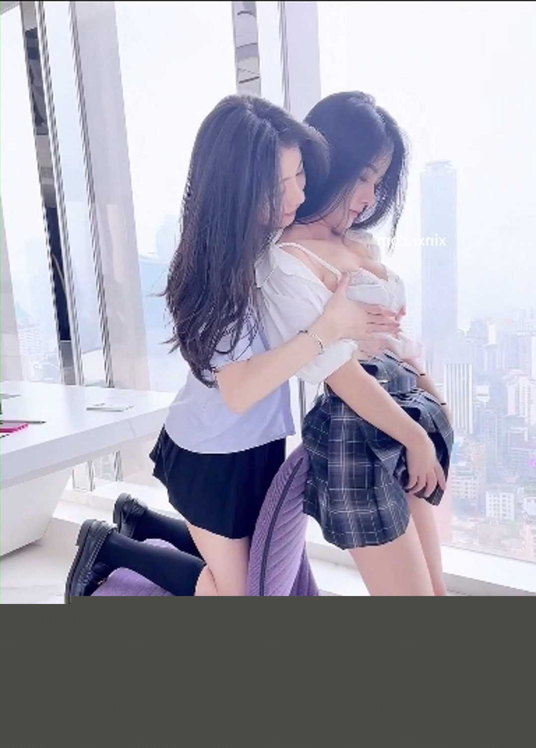 秀人网姐妹花鱼尾与谭小灵 3 秀人网姐妹花鱼尾与谭小灵 3