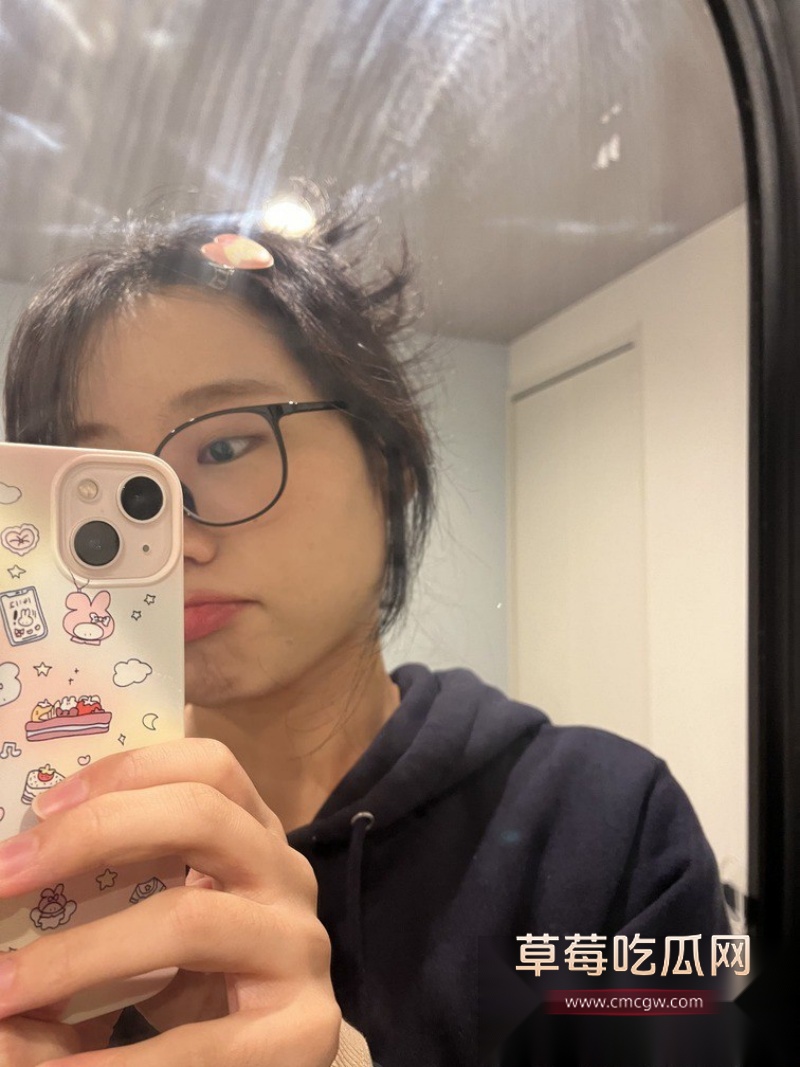 顶级女大学生尤物 momocats 1