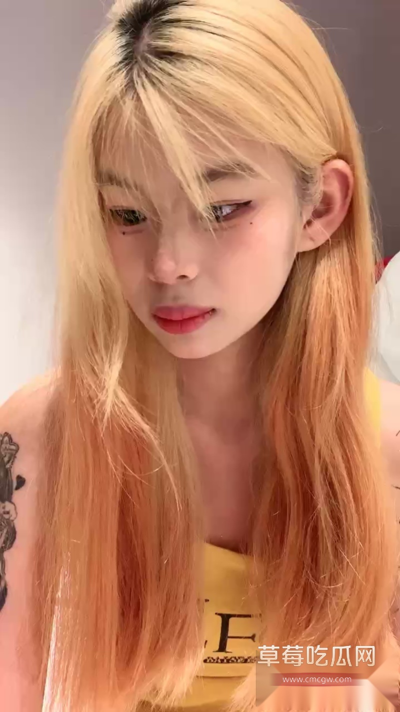 花臂黄毛精神小妹8 花臂黄毛精神小妹8