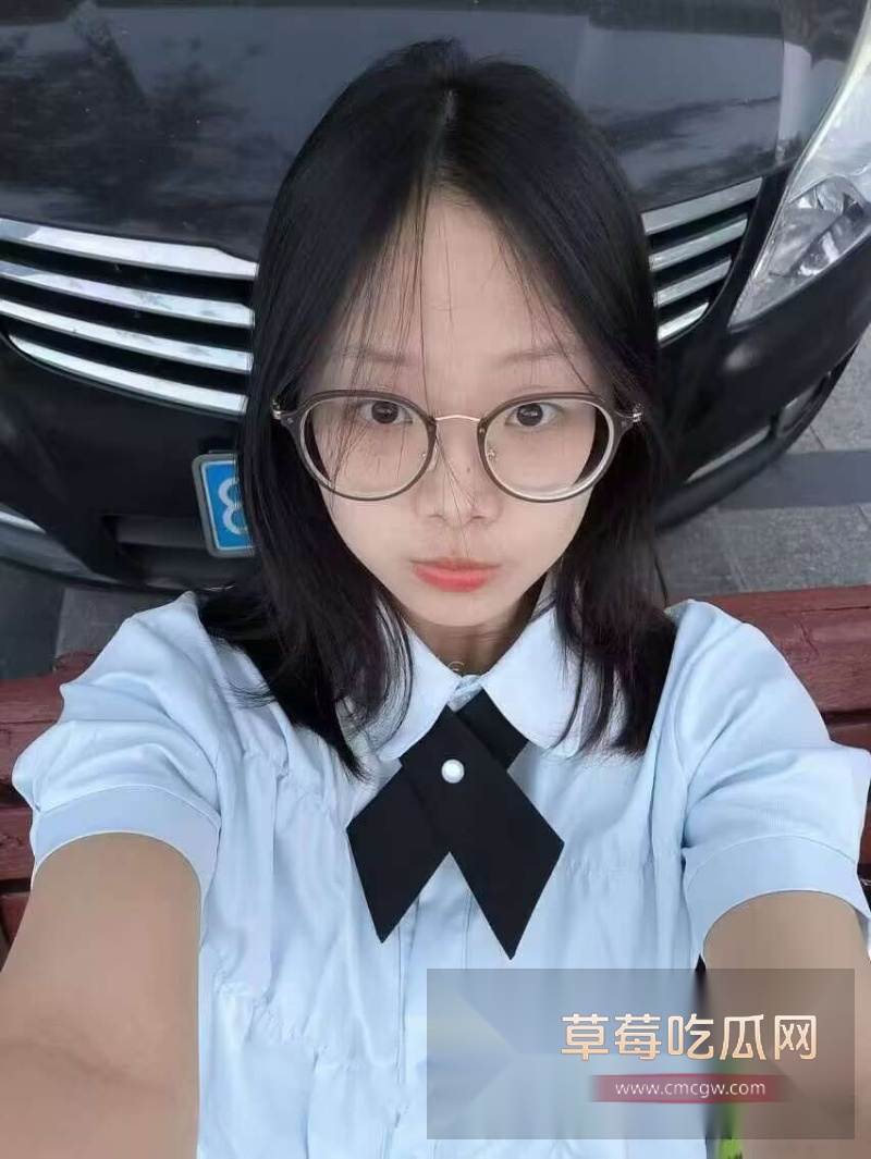 青岛滨海学院大二完美露脸眼镜妹私密视频曝光 1