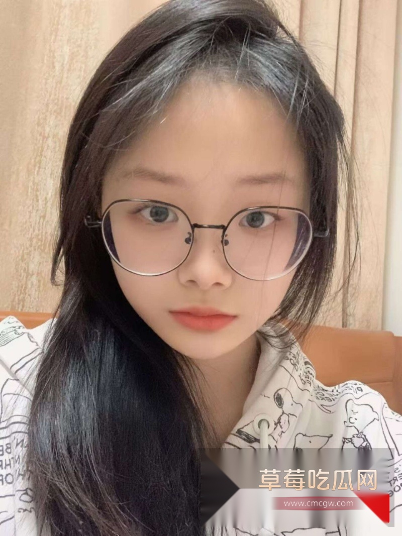 青岛滨海学院大二完美露脸眼镜妹私密视频曝光 2