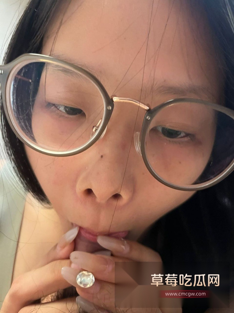 青岛滨海学院大二完美露脸眼镜妹私密视频曝光 23