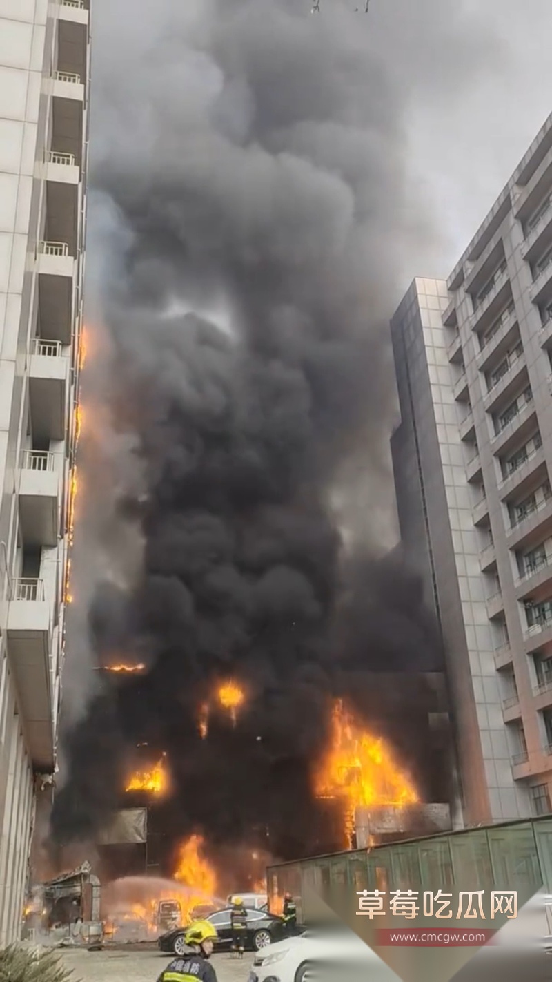 天津市西青区华鼎置地突发火灾 10 天津市西青区华鼎置地突发火灾 10