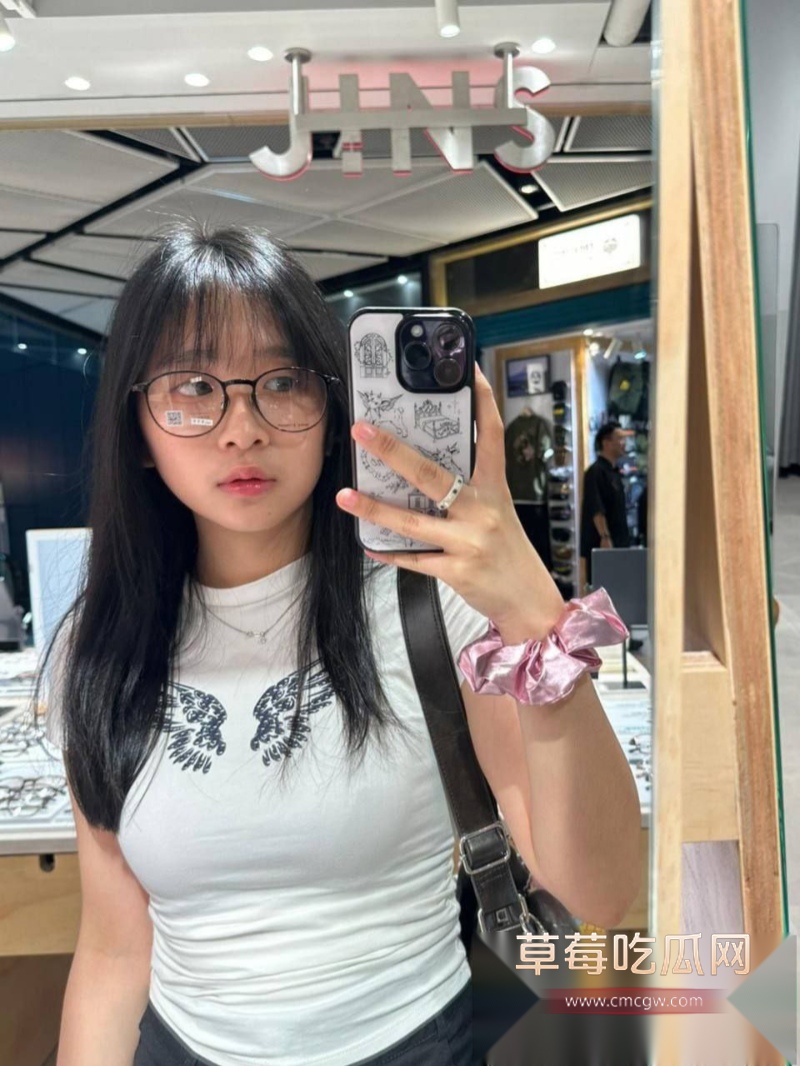 香港学生妹朱双双不雅视频流出 32