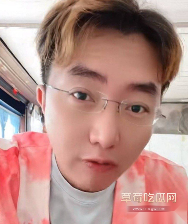 抖音男网红 公仔亮亮 14 抖音男网红 公仔亮亮 14