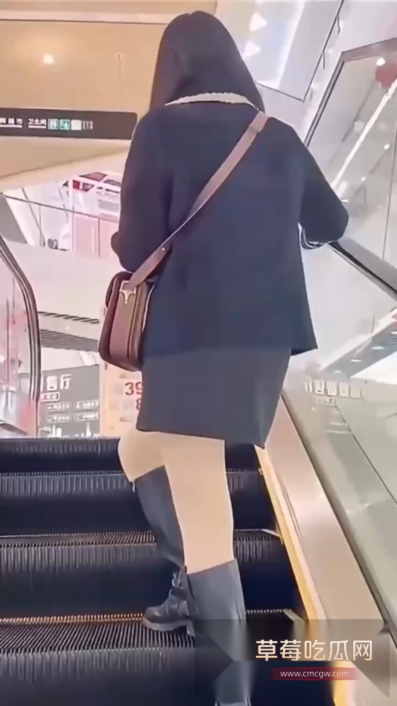 商场试衣间激情做爱 1 商场试衣间激情做爱 1