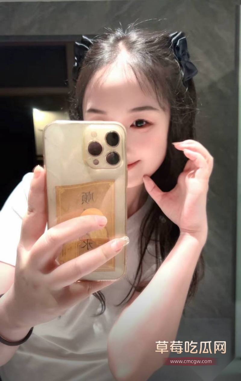 云南玉溪元江县农业局副局长张颖偷情被曝 30