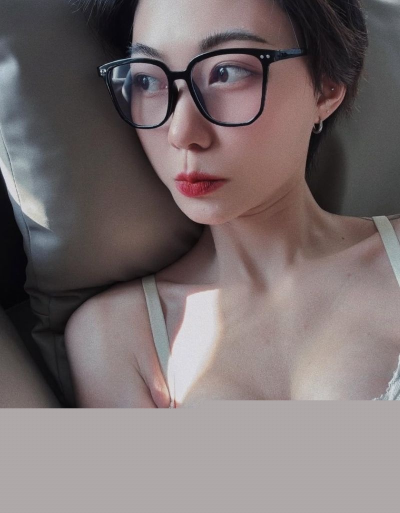 短发模特许诺4 短发模特许诺4