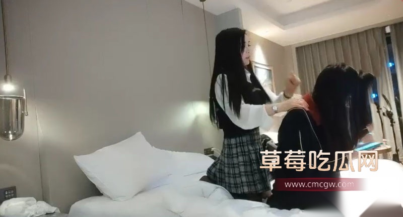 新一代女探花帅哥扛不住两姐妹的玩弄 3 新一代女探花帅哥扛不住两姐妹的玩弄 3