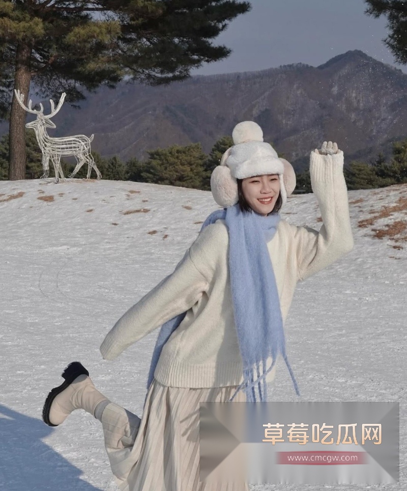 超漂亮短发巨乳网美麦麦家用摄像头遭黑客破解 10 超漂亮短发巨乳网美麦麦家用摄像头遭黑客破解 10