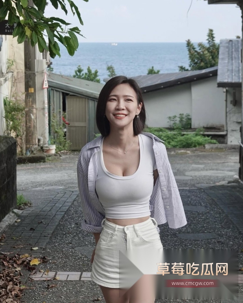超漂亮短发巨乳网美麦麦家用摄像头遭黑客破解 15 超漂亮短发巨乳网美麦麦家用摄像头遭黑客破解 15