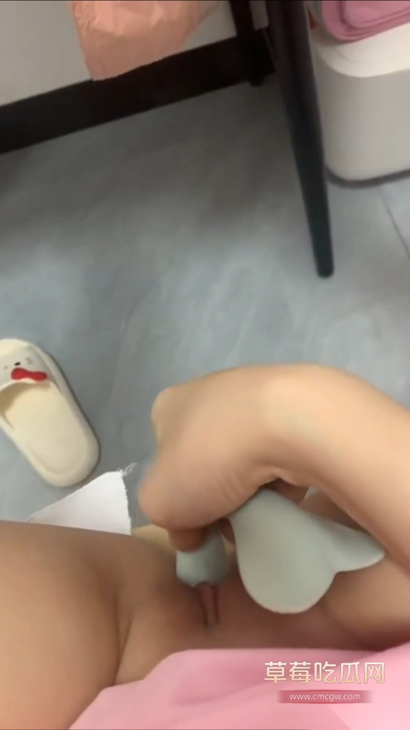推特极品少萝咩咩小椰 28