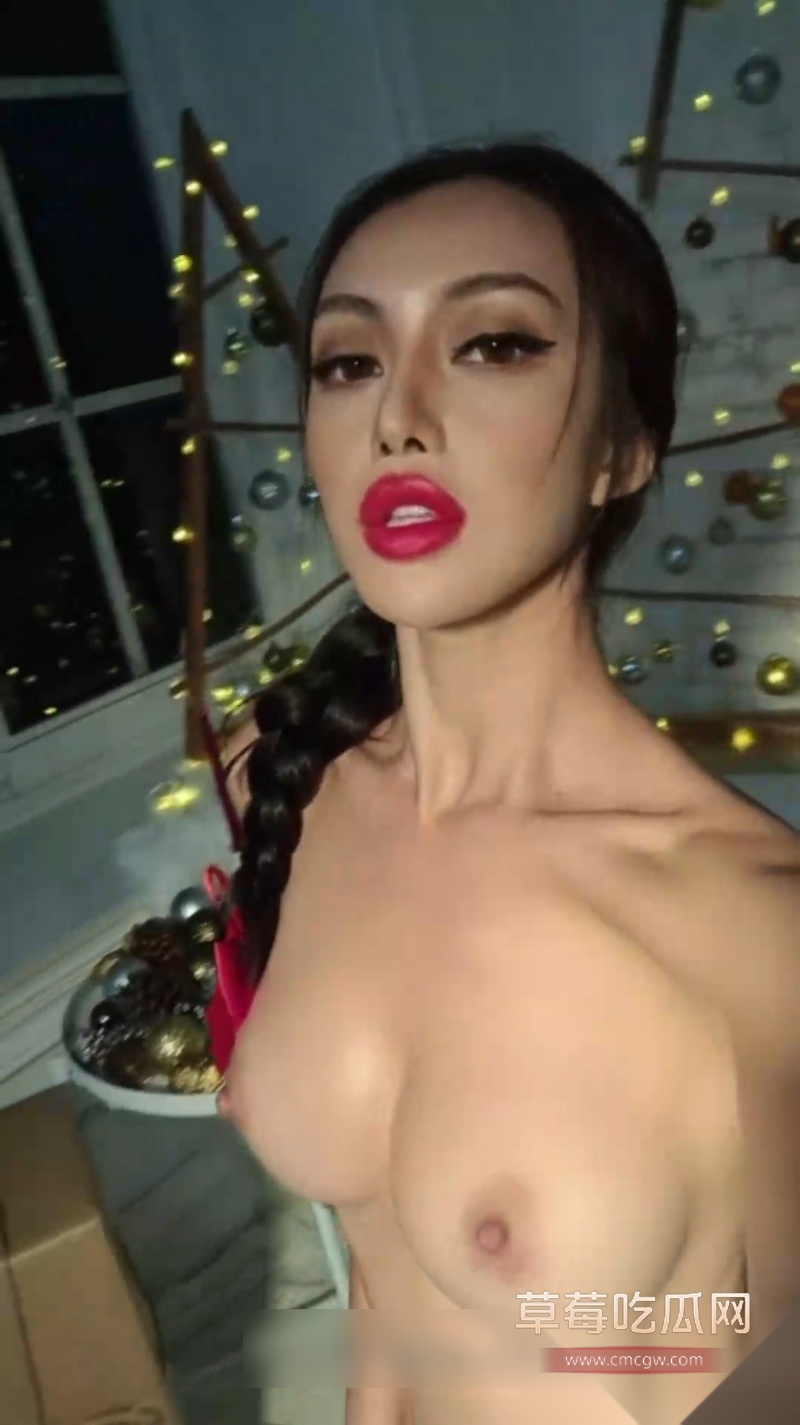 印尼性感美乳肥唇模特 1 印尼性感美乳肥唇模特 1