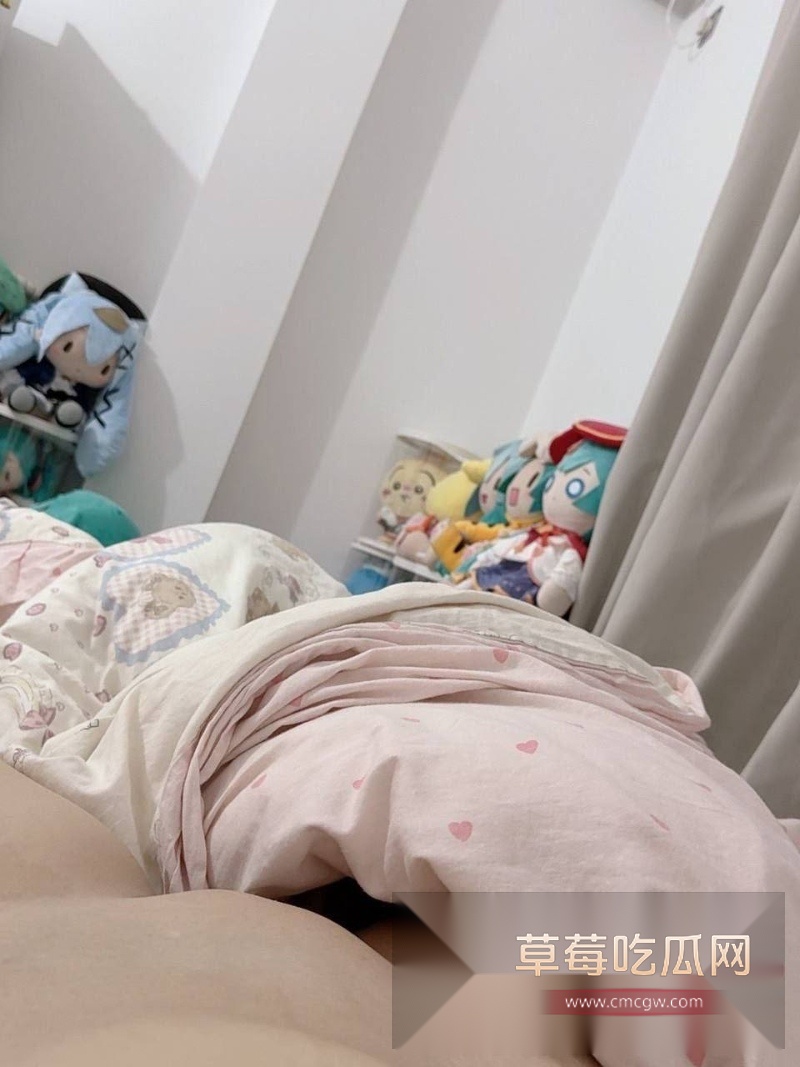推特微微胖高颜值双马尾少萝 4 推特微微胖高颜值双马尾少萝 4