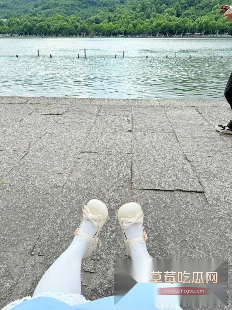 推特微微胖高颜值双马尾少萝 16 推特微微胖高颜值双马尾少萝 16