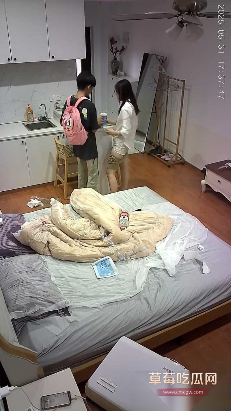 反差眼镜女大学生 4