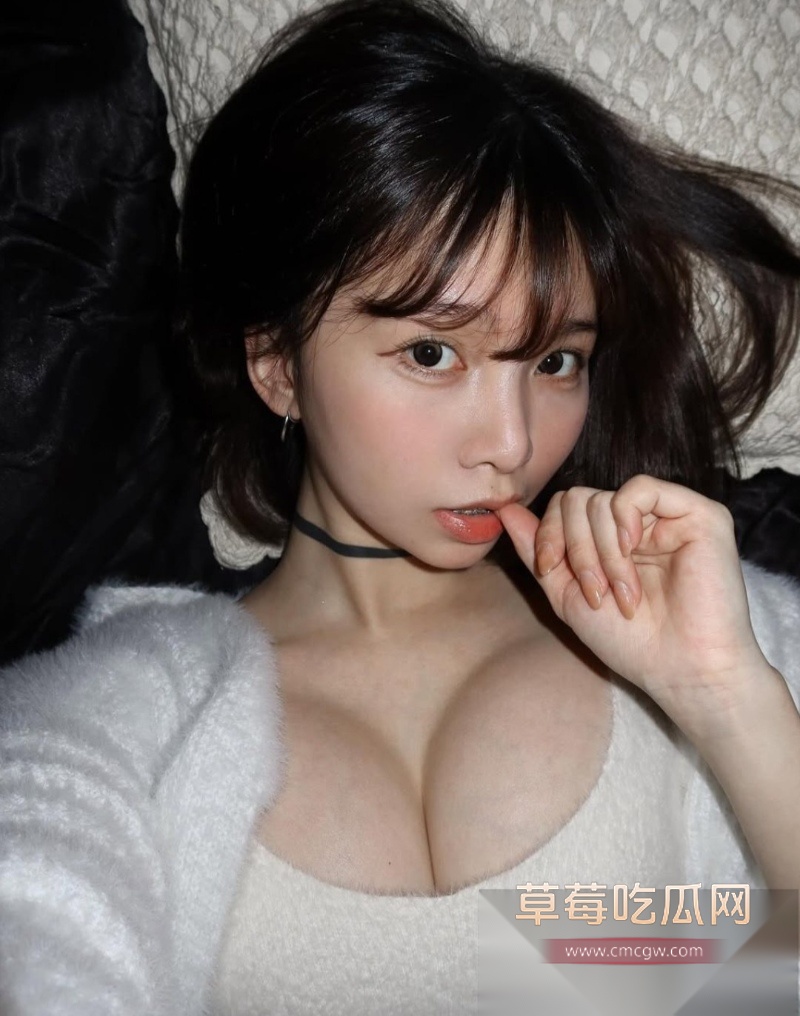 IG20万粉高颜巨乳模特ZAZZA 20 IG20万粉高颜巨乳模特ZAZZA 20