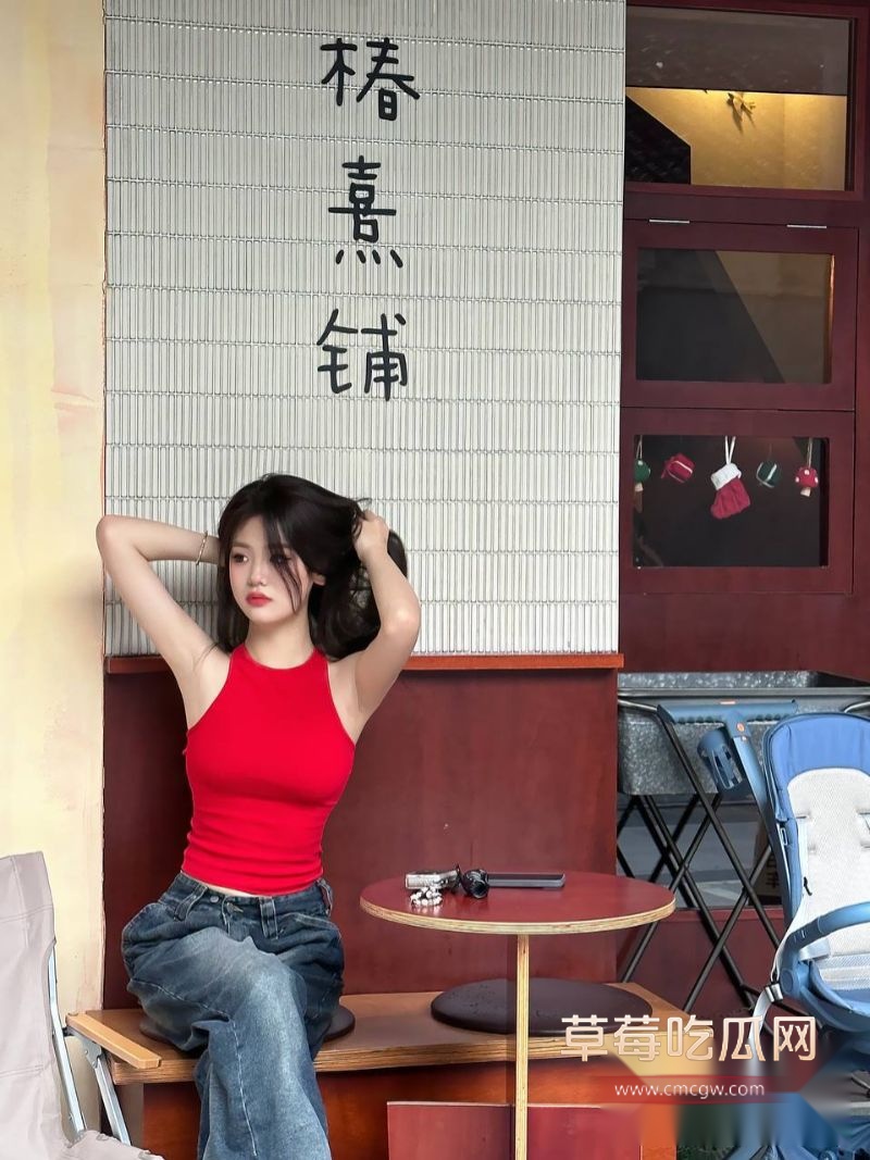 湖南反差婊叶佳与富二代男友私拍泄密1