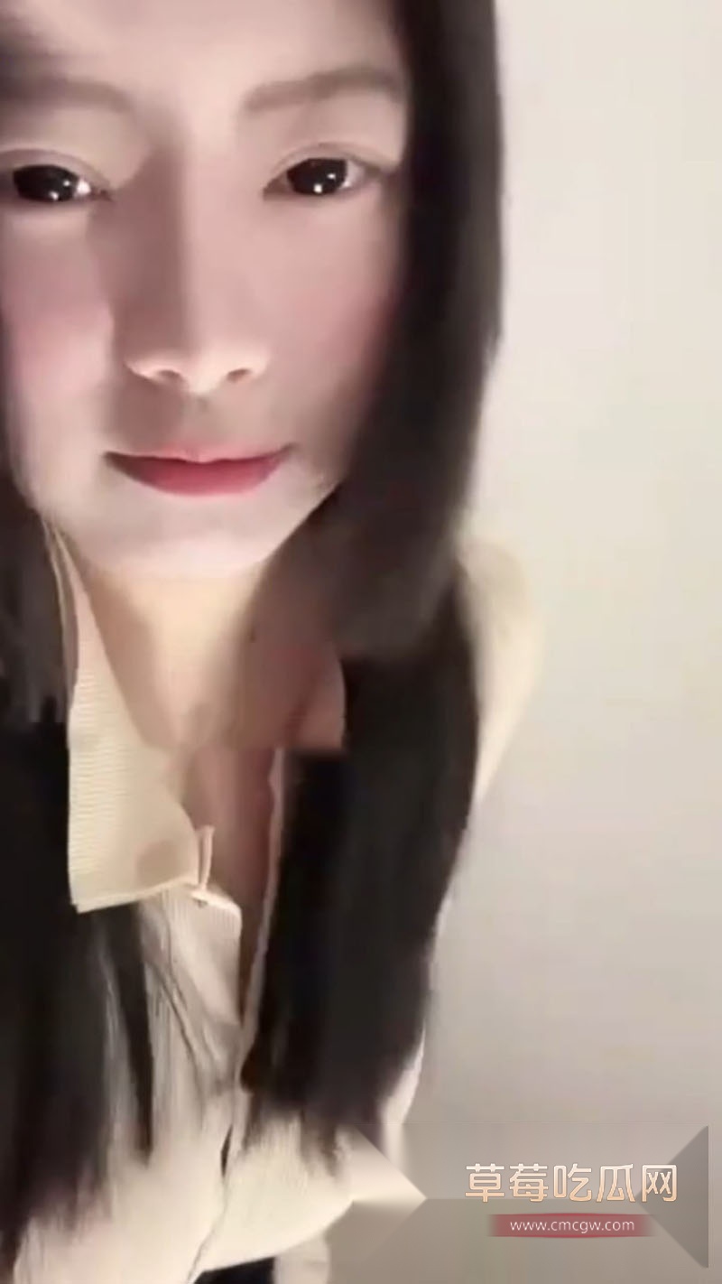 冷艳小姨美艳后妈骚奶狂甩 2 冷艳小姨美艳后妈骚奶狂甩 2
