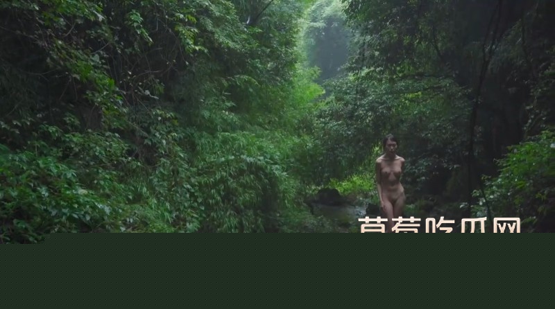 荒野穿越摄影绣花楼瀑布前拍出最美模特8 荒野穿越摄影绣花楼瀑布前拍出最美模特8