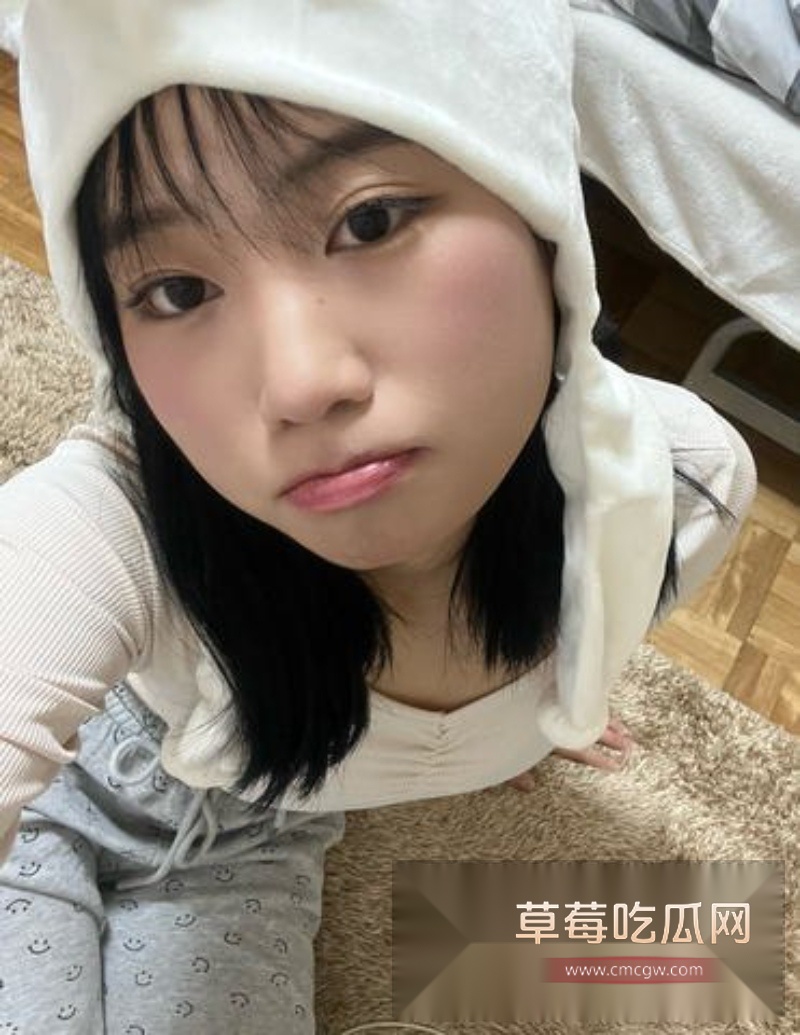 西安外国语大学王一冰女仆装 11 西安外国语大学王一冰女仆装 11