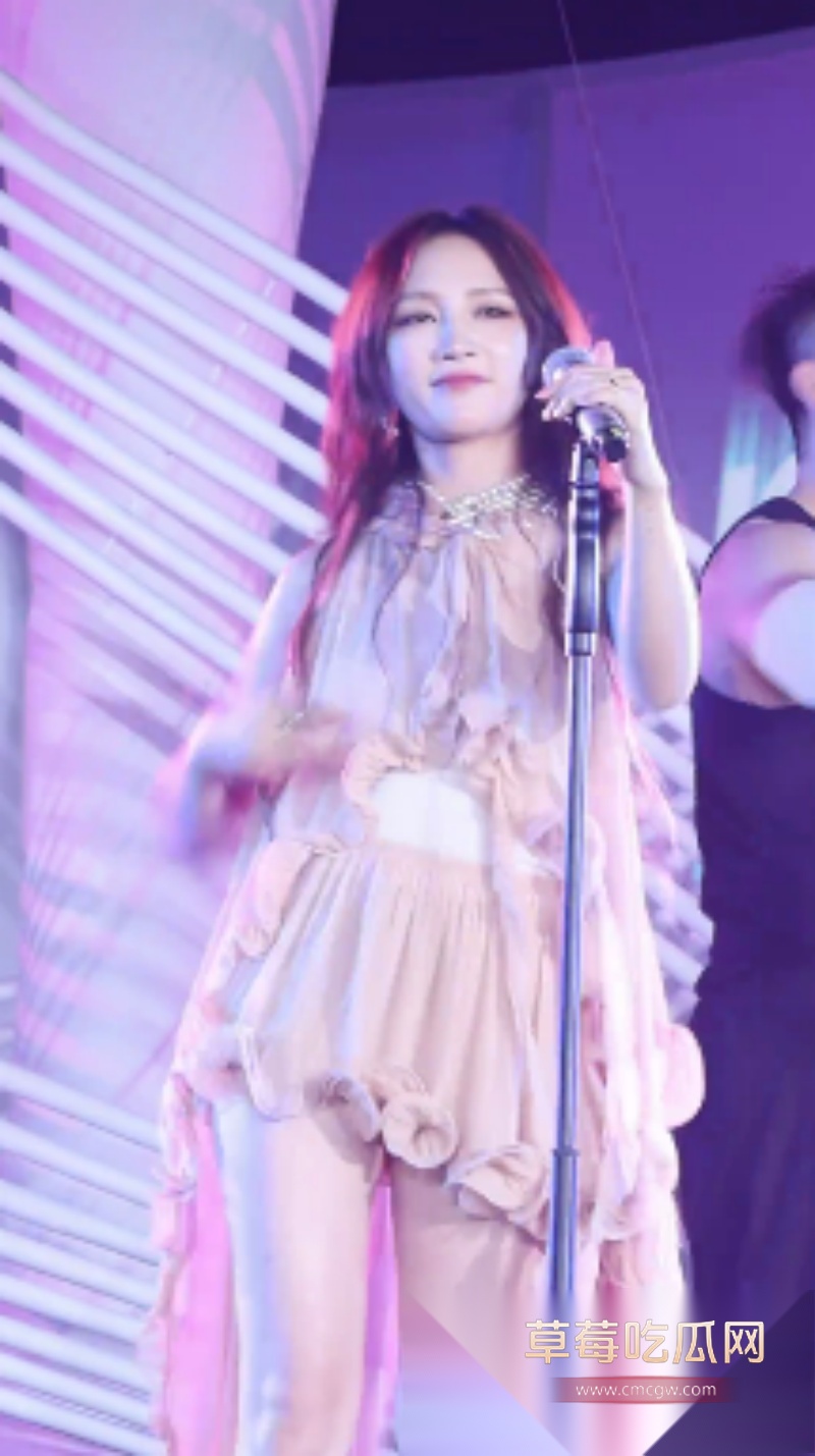 娱乐圈演员 孟佳 开启擦边赛道 4 娱乐圈演员 孟佳 开启擦边赛道 4
