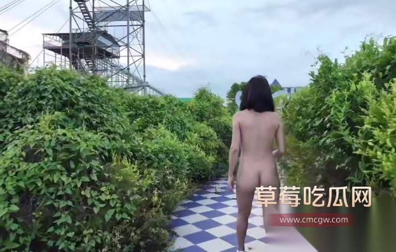 cikaimoon 废弃游乐场全裸闲逛 2 cikaimoon 废弃游乐场全裸闲逛 2