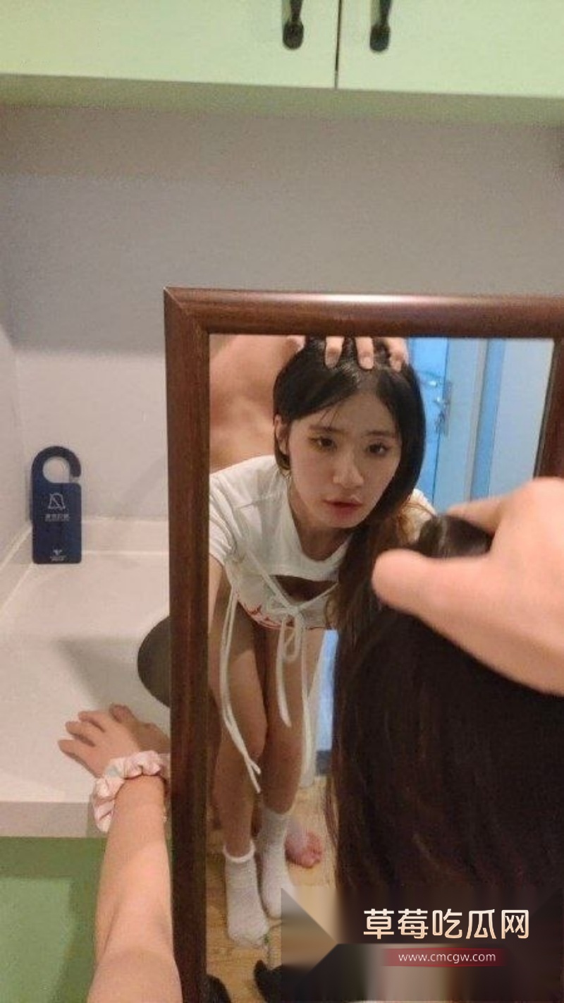 湖南顶级反差少女 王丽丽 2 湖南顶级反差少女 王丽丽 2