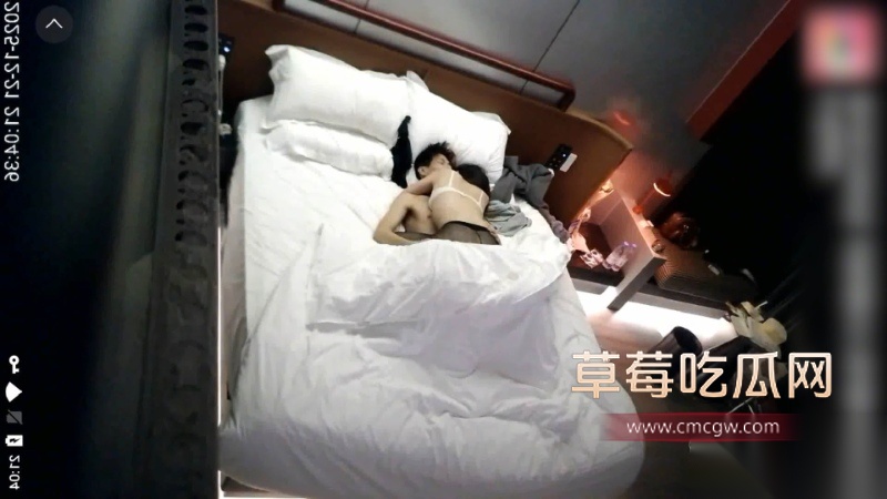 偷拍纯欲御姐美女床上反差感强烈 6 偷拍纯欲御姐美女床上反差感强烈 6