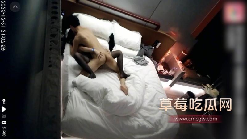 偷拍纯欲御姐美女床上反差感强烈 9 偷拍纯欲御姐美女床上反差感强烈 9