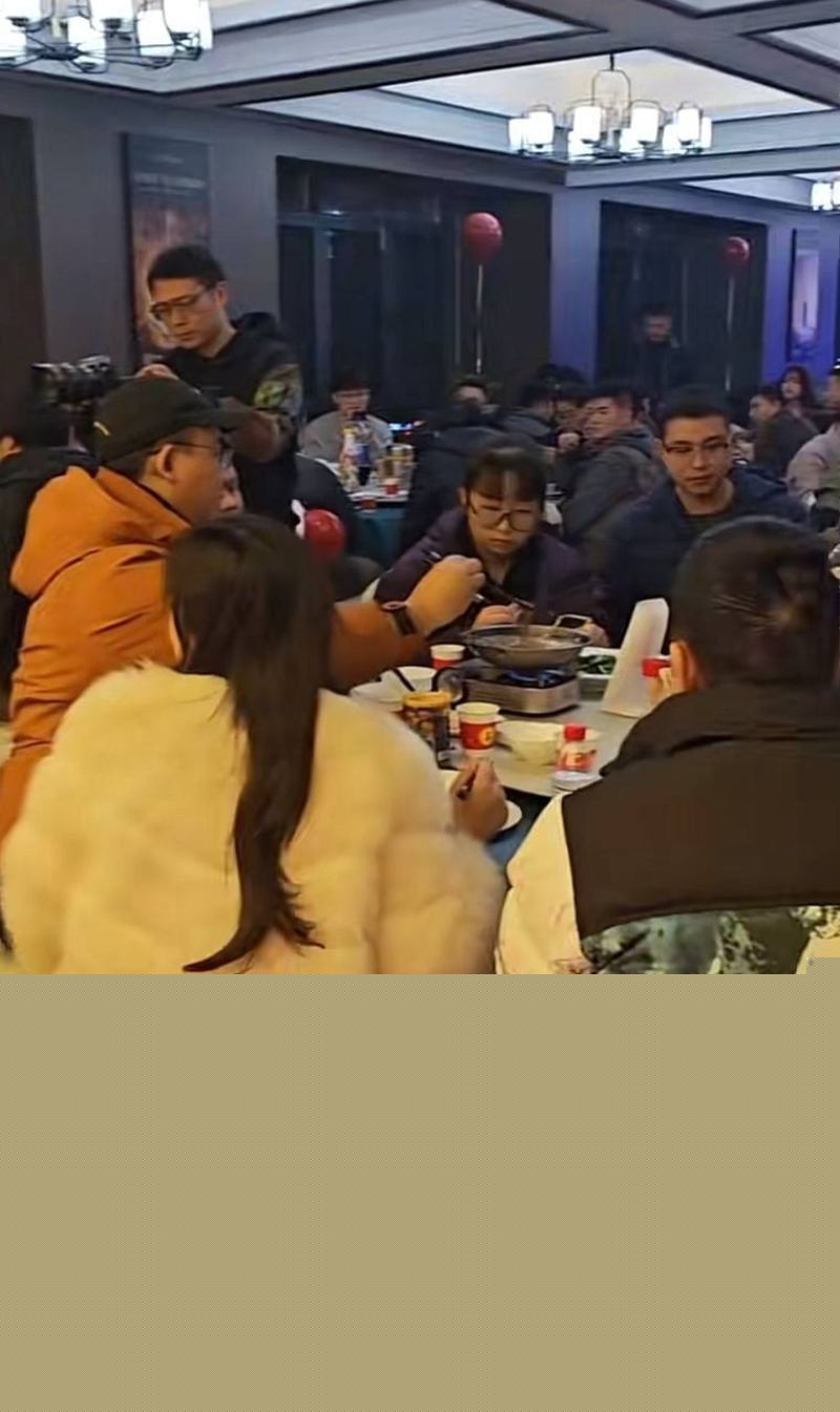 常州极氪年会现场发放小蓝丸4 常州极氪年会现场发放小蓝丸4