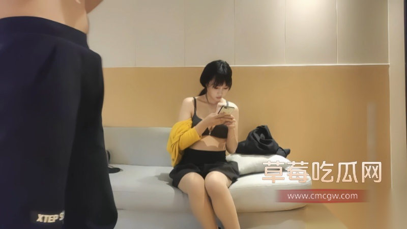 鸭哥探花精品作之黄衣00后 6 鸭哥探花精品作之黄衣00后 6