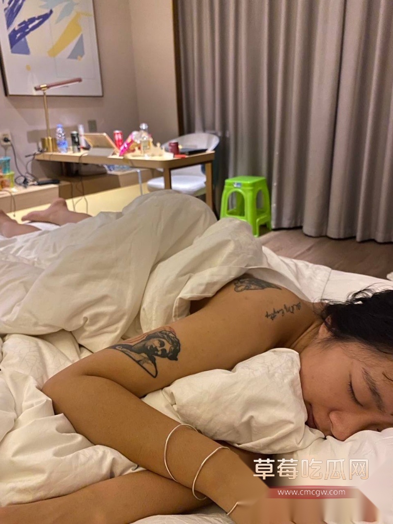 四川资中县小学教师彭麒融私密性爱视频 6 四川资中县小学教师彭麒融私密性爱视频 6