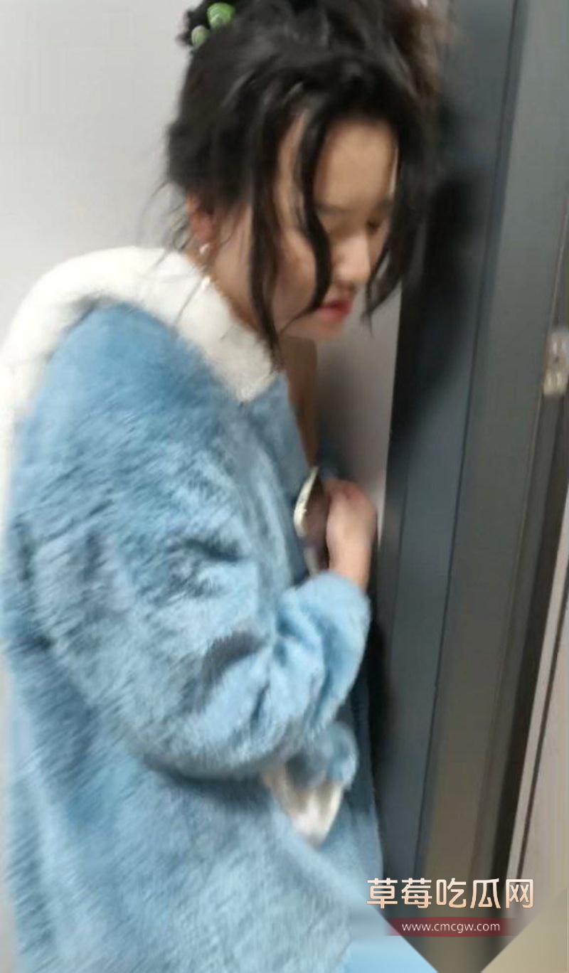 老婆背着自己出轨男同事被抓包 10