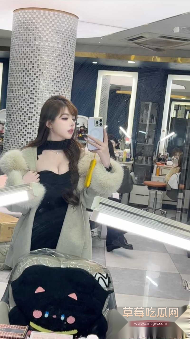 抖音大奶嫩妹小鱼京子 41