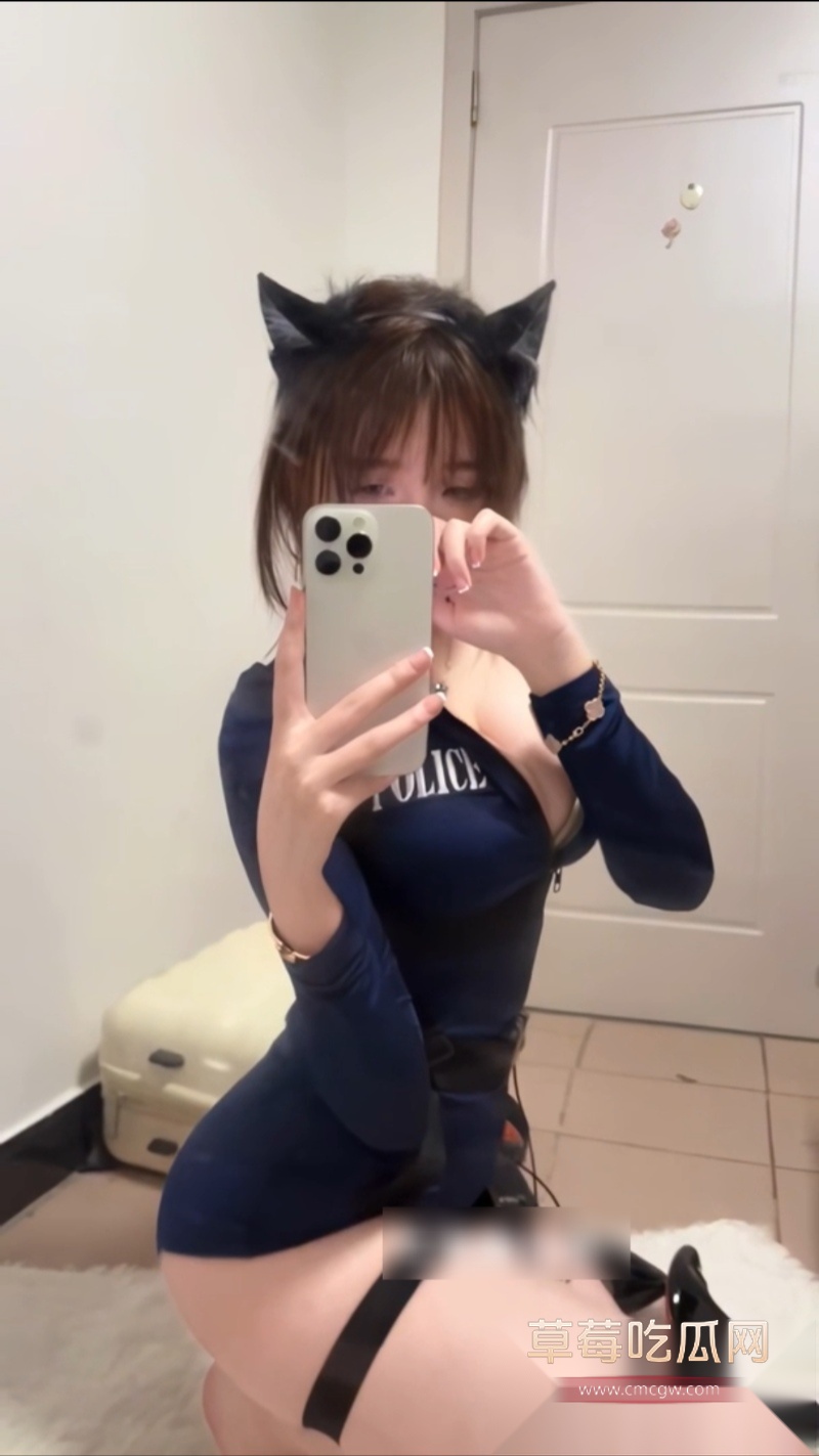 抖音大奶嫩妹小鱼京子 2