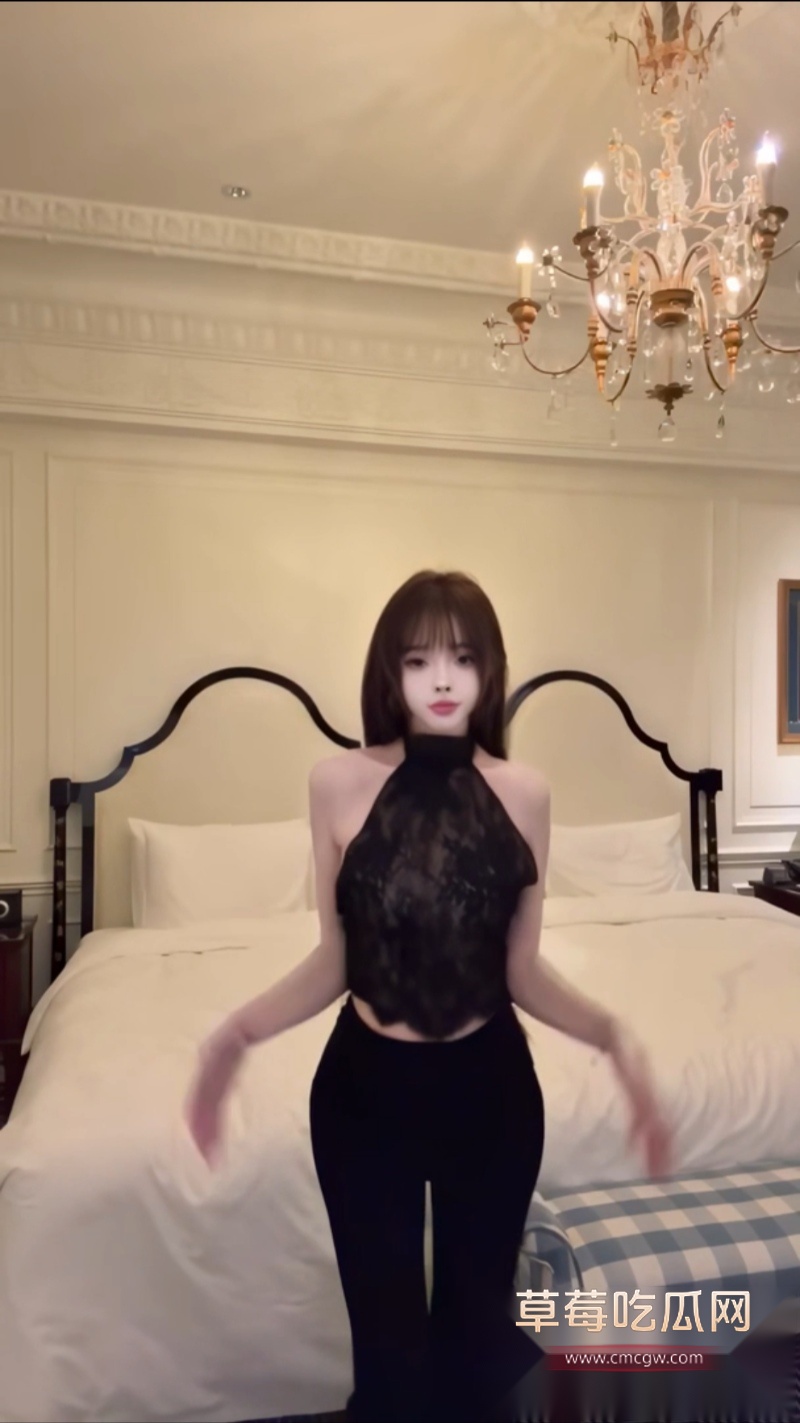 抖音大奶嫩妹小鱼京子 19