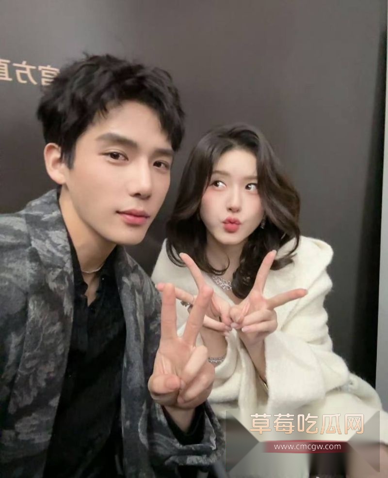 王安宇与关晓彤等女明星的亲密合照9 王安宇与关晓彤等女明星的亲密合照9