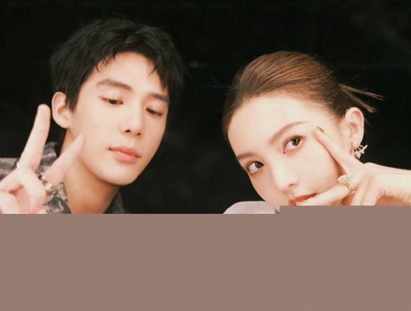 王安宇与关晓彤等女明星的亲密合照12 王安宇与关晓彤等女明星的亲密合照12