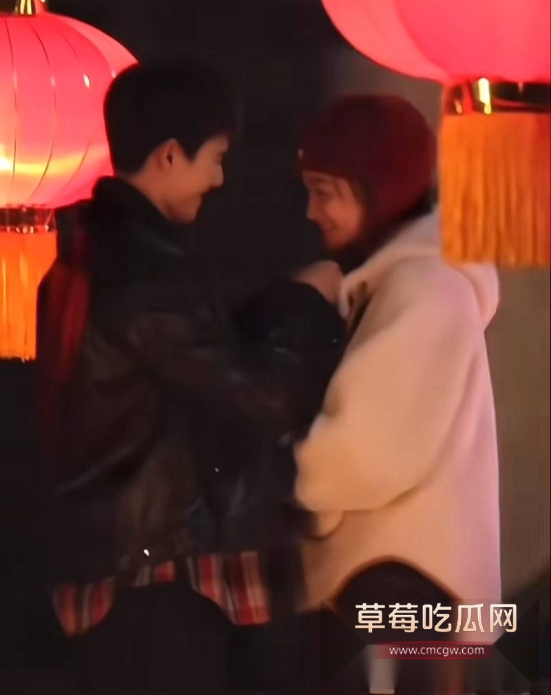 王安宇与关晓彤等女明星的亲密合照13 王安宇与关晓彤等女明星的亲密合照13