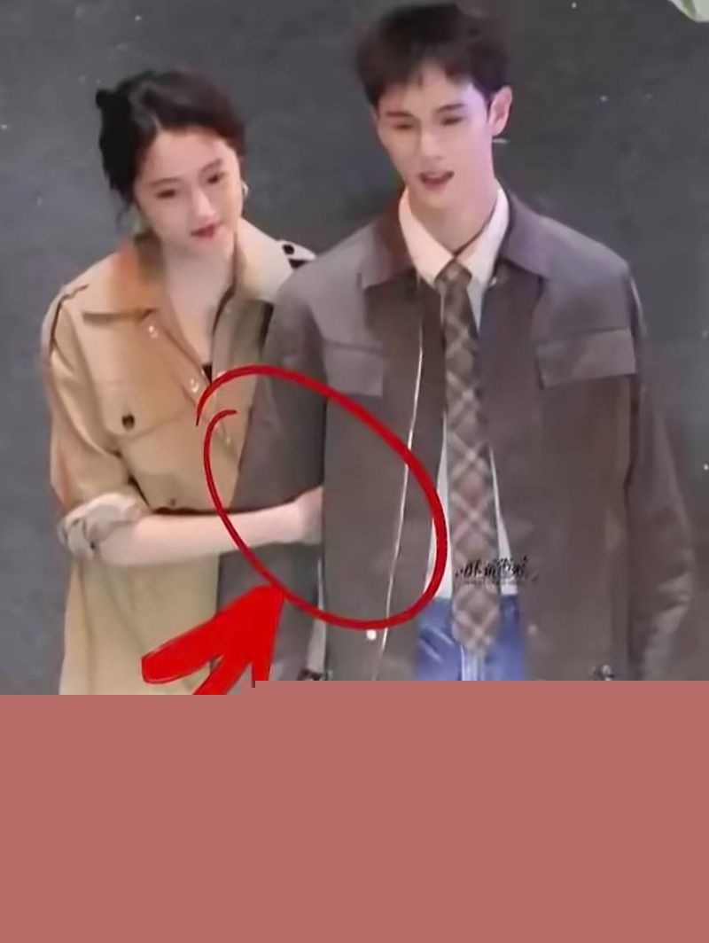 王安宇与关晓彤等女明星的亲密合照28 王安宇与关晓彤等女明星的亲密合照28