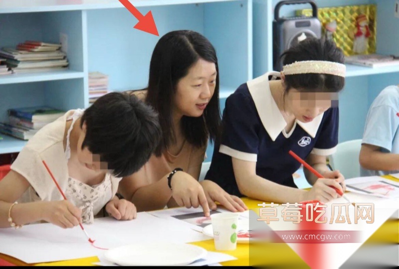 刘艳杰出轨炸裂聊天开房打炮 16
