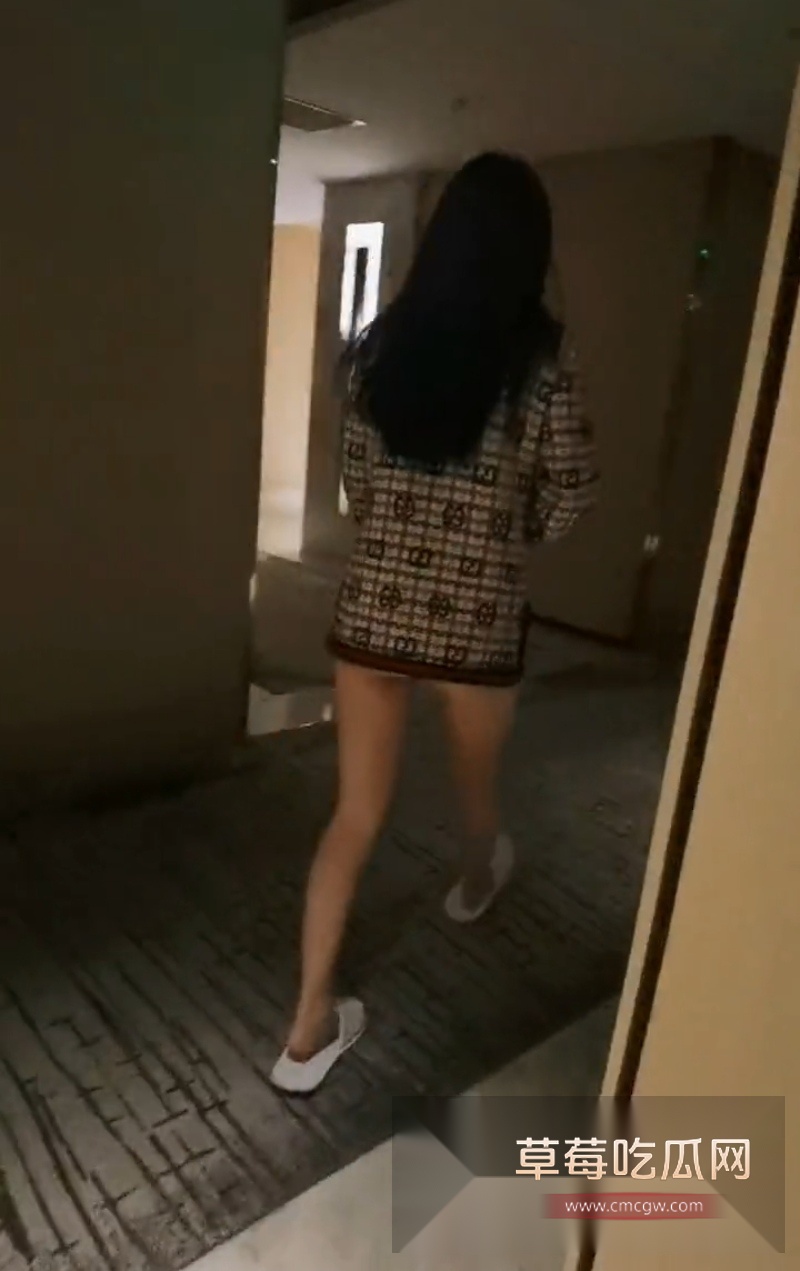 推特巨骚少妇母狗看见季节 2 推特巨骚少妇母狗看见季节 2