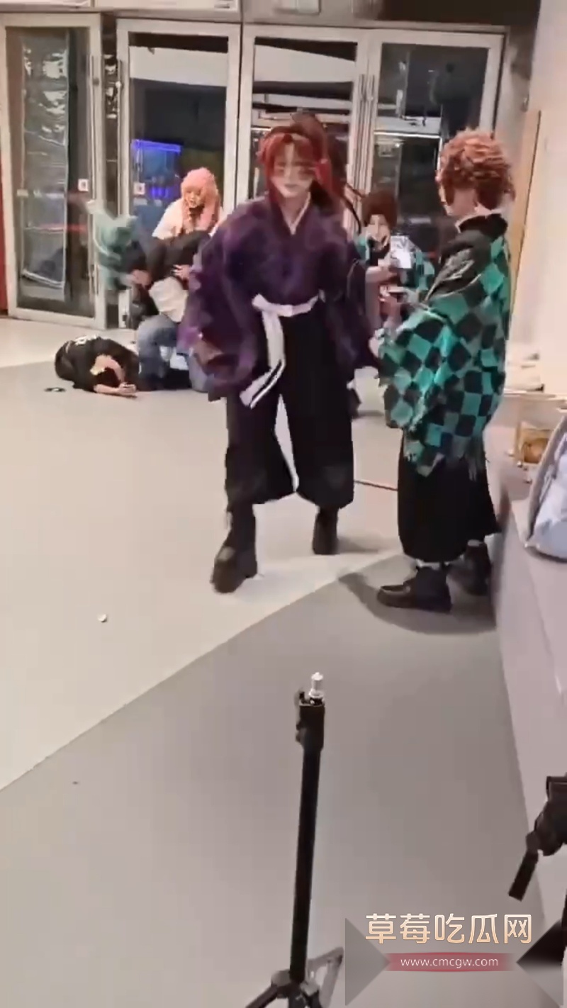 四川天府红摄影打人事件 7