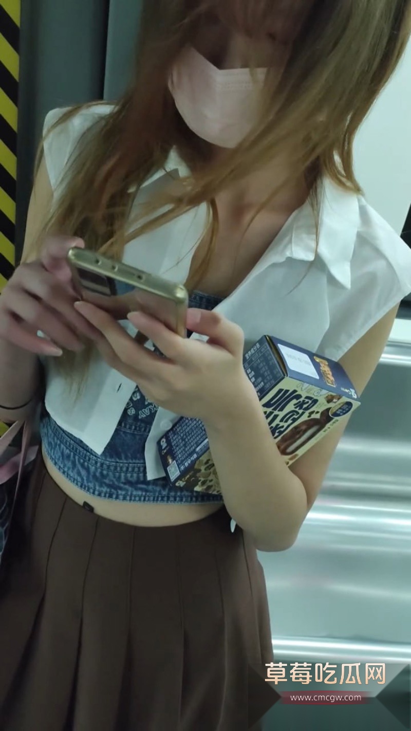 精品抄底苗条身材的嫩妹 1 精品抄底苗条身材的嫩妹 1