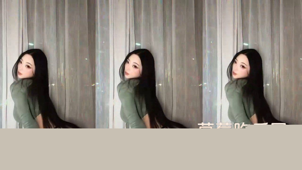 李梨涡这个游山恋系列的极品女神 3 李梨涡这个游山恋系列的极品女神 3
