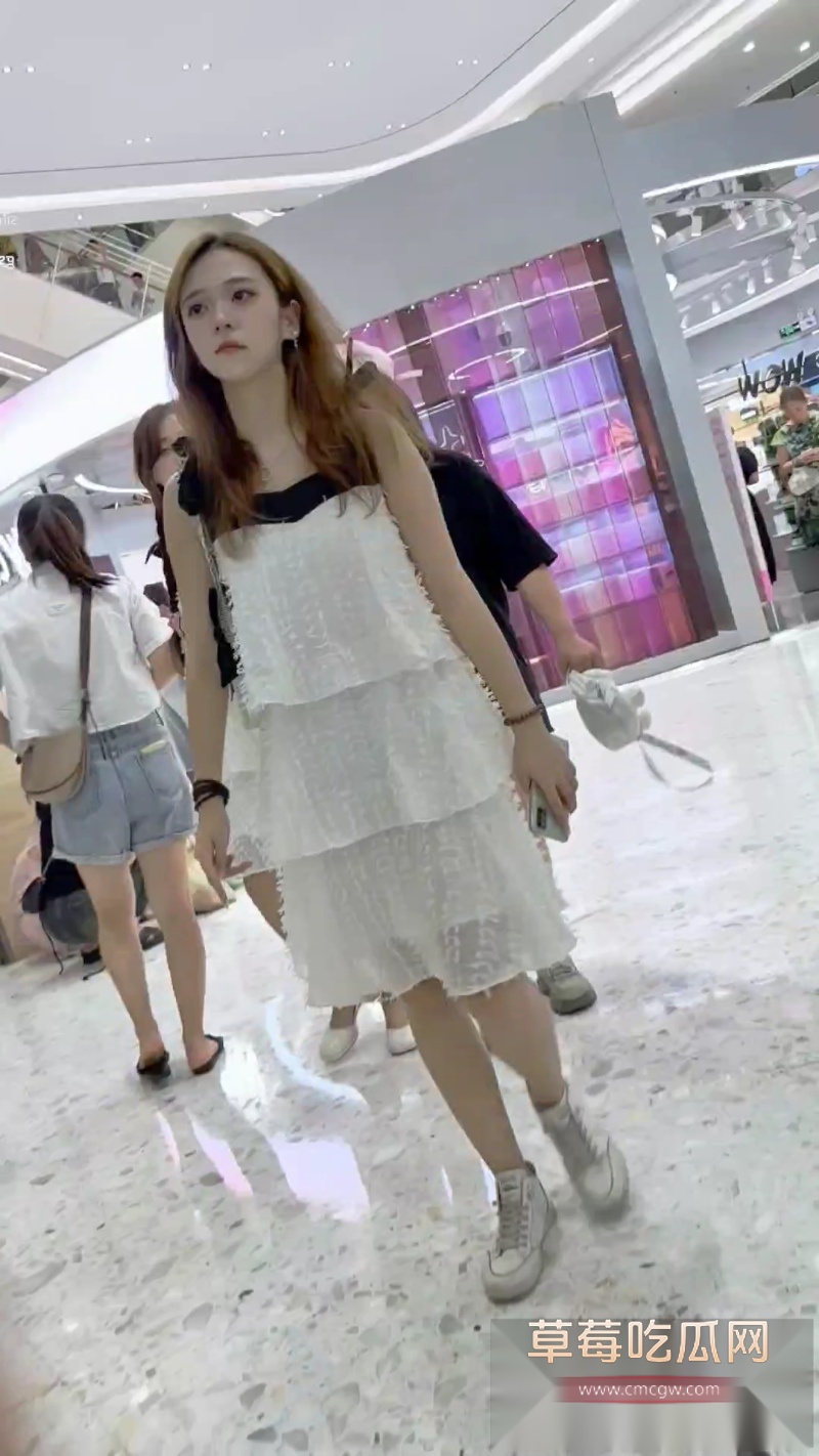 双胞胎学生妹逛街 3 双胞胎学生妹逛街 3